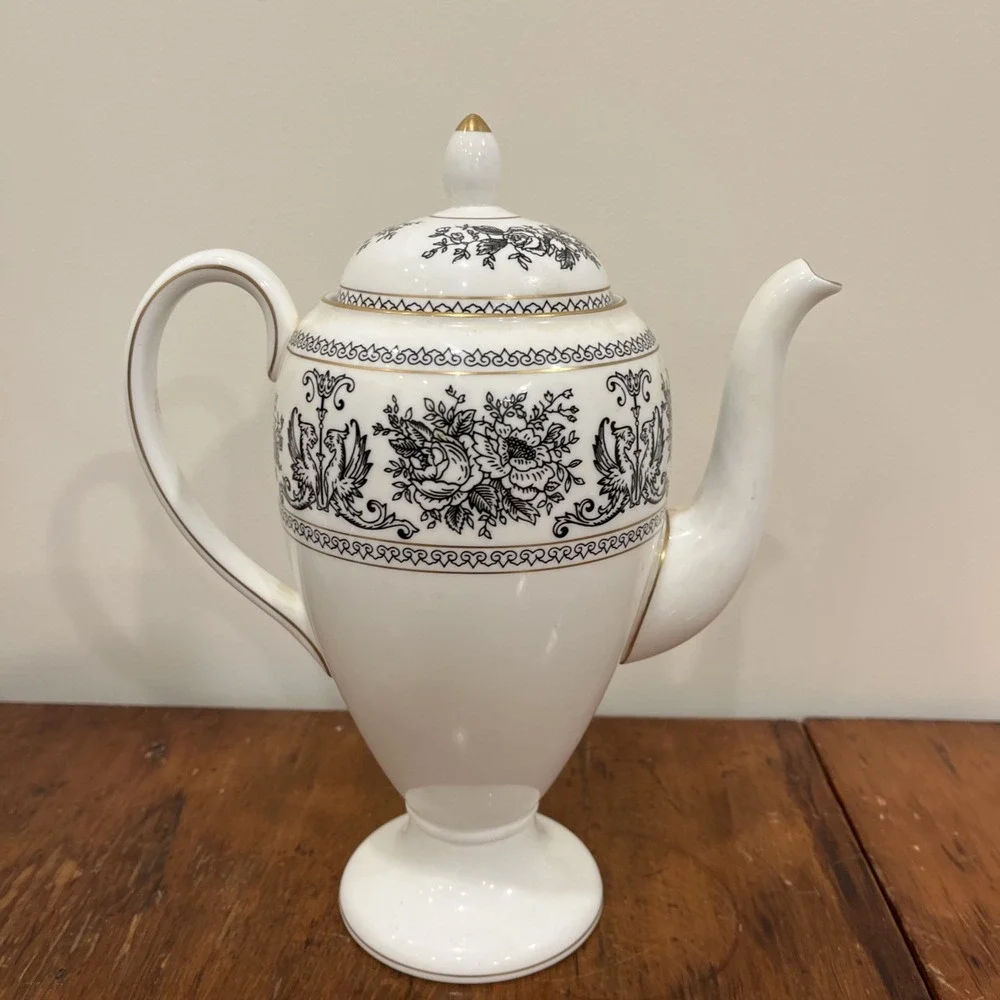 Wedgwood Black Columbia large coffee pot, Sugar, Creamer Set, Rare,‎ Excellent